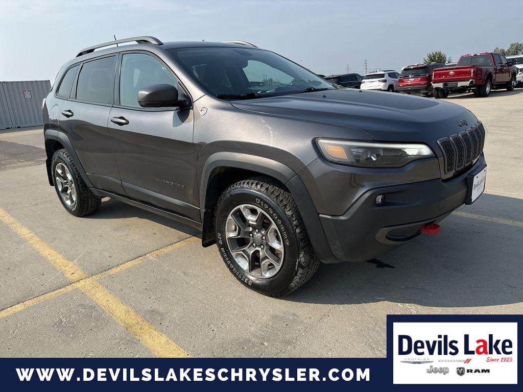 2019 Jeep Cherokee Trailhawk in Granite Crystal Metallic Clearcoat — front three-quarter view