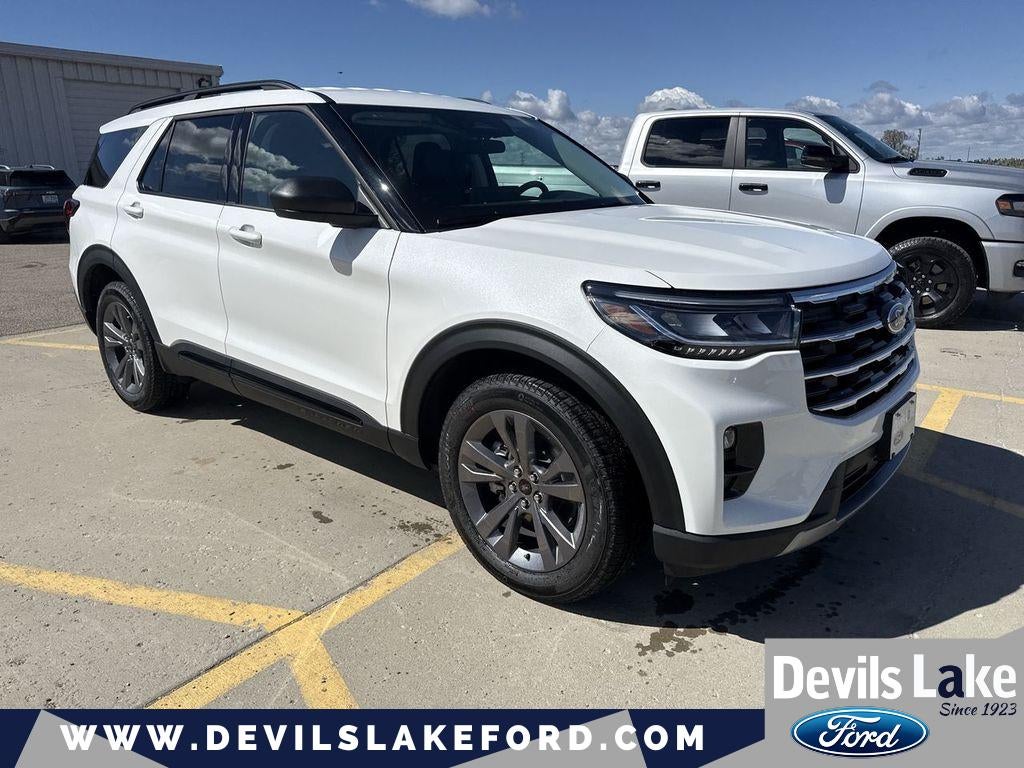 2026 Ford Explorer Active w/200A Pkg in Star White Metallic Tri-Coat — front three-quarter view