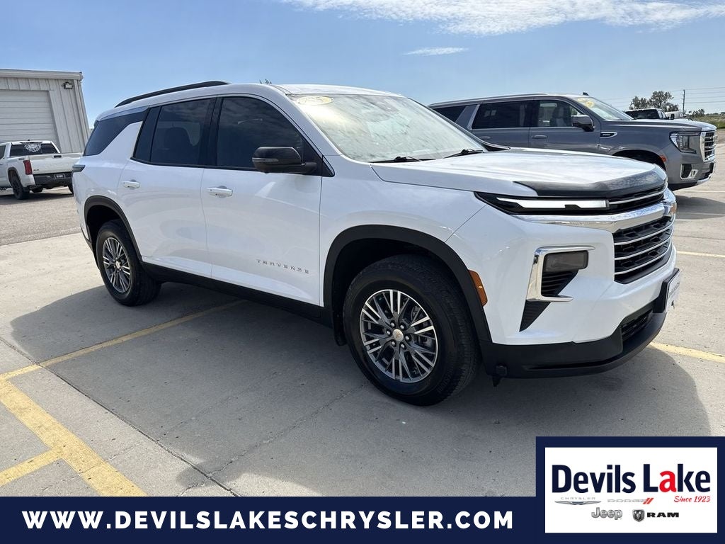 2025 Chevrolet Traverse AWD LT in Summit White — front three-quarter view